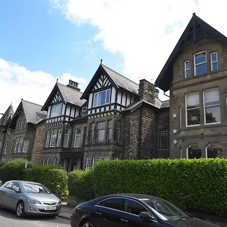Harrogate Holiday Apartments - Courtyard Mews - Garden Exterior photo