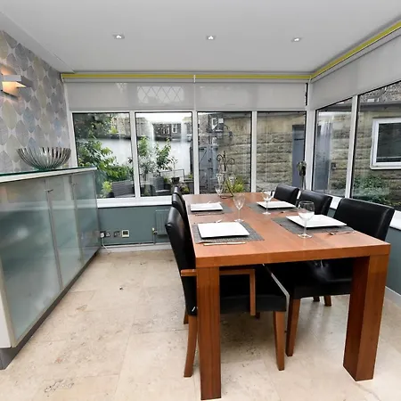 Harrogate Holiday Apartments - Courtyard Mews - Garden Exterior photo